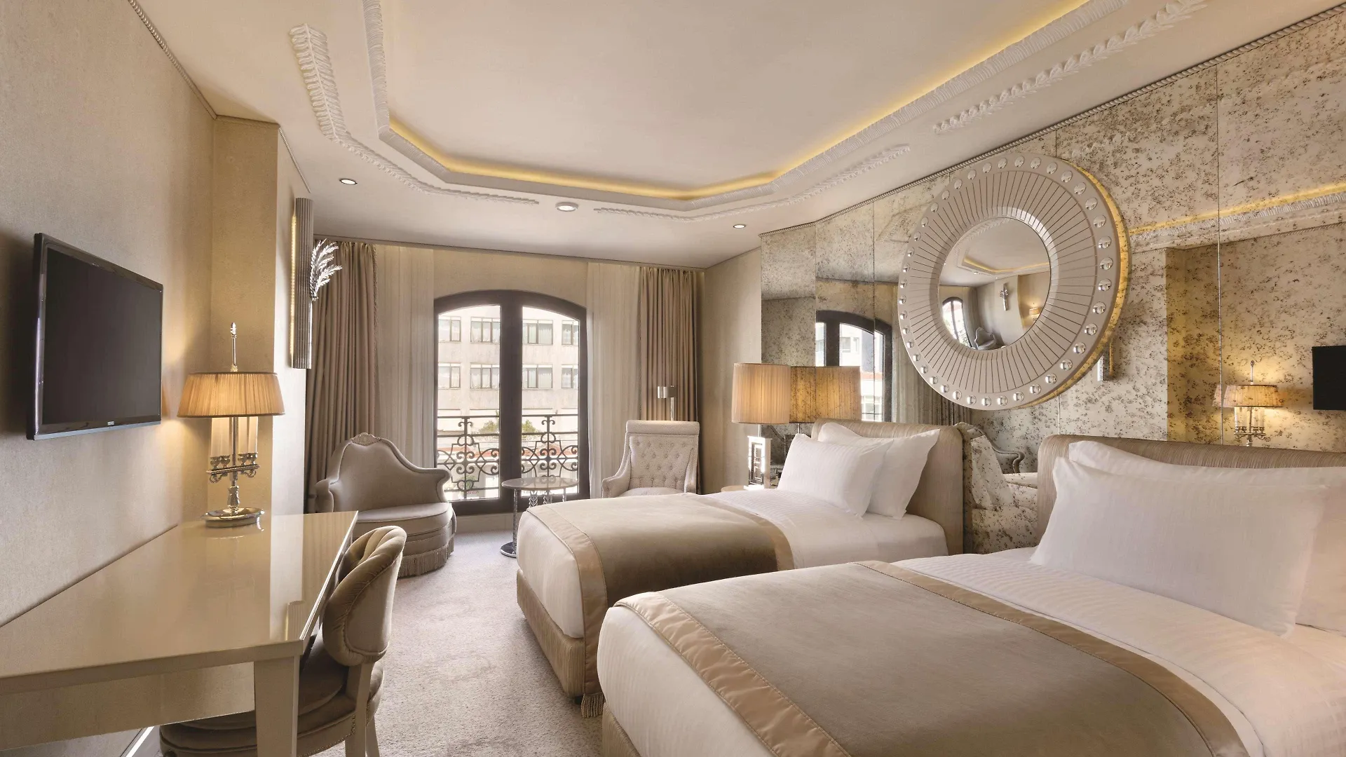 Wyndham Grand Istanbul Kalamış Marina Hotel 5*,
