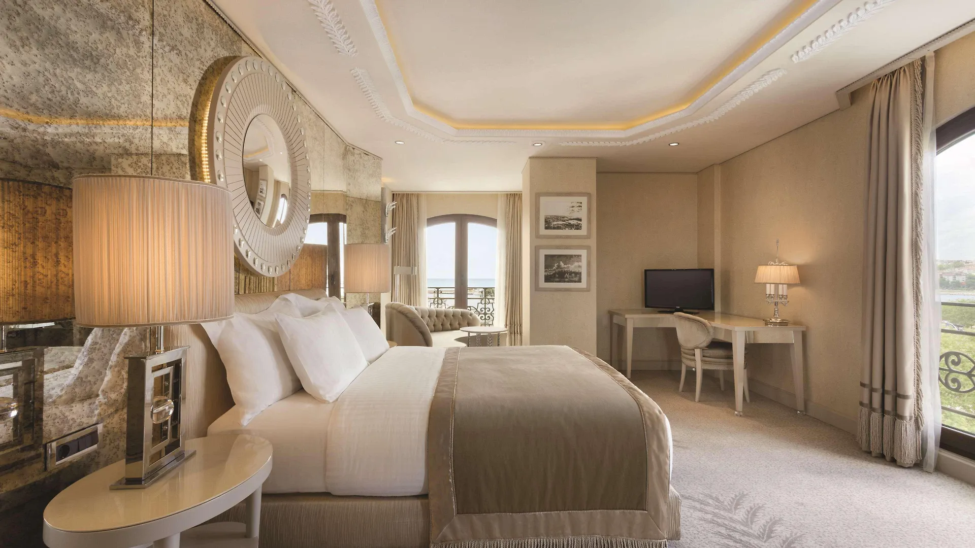 Wyndham Grand Istanbul Kalamış Marina Hotel