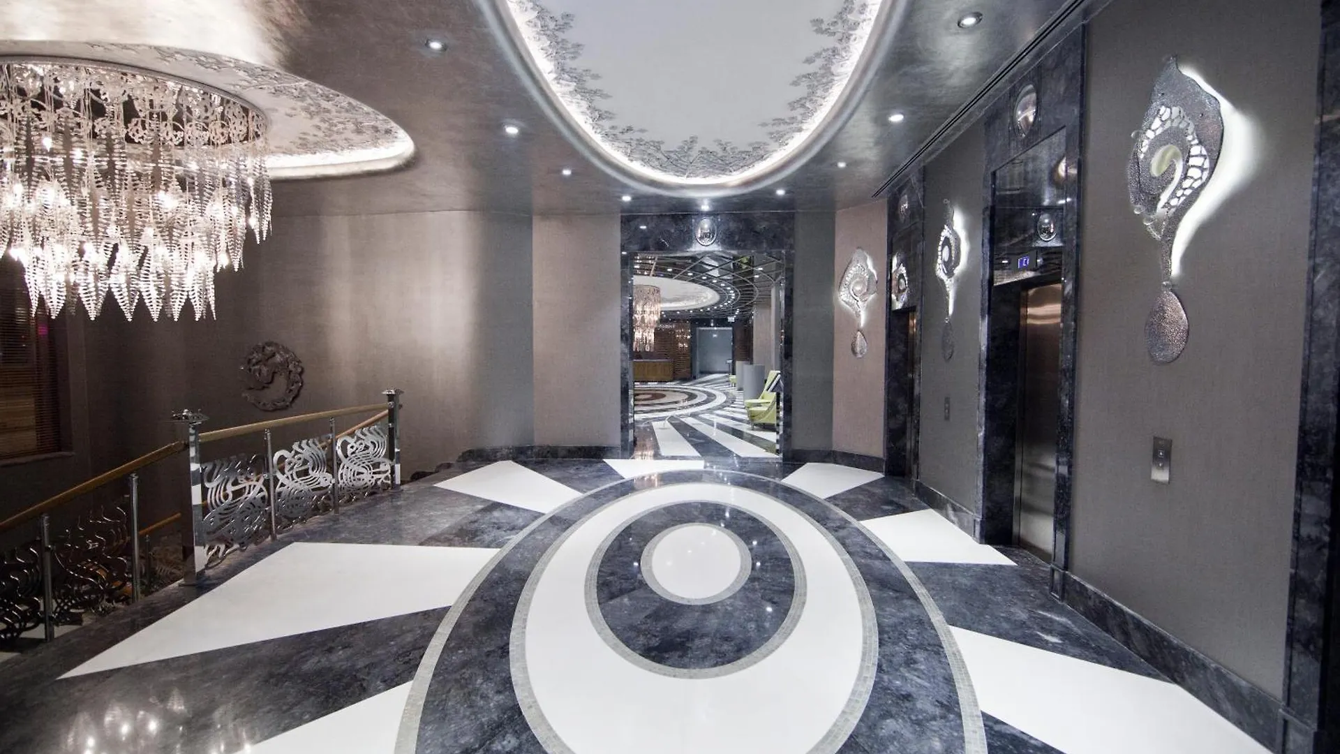 Wyndham Grand Istanbul Kalamış Marina Hotel