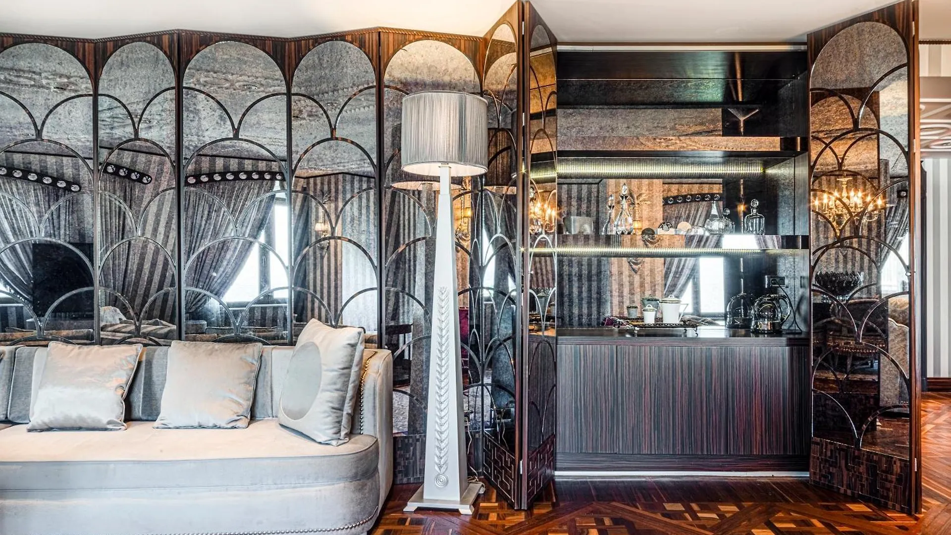 Wyndham Grand Istanbul Kalamış Marina Hotel