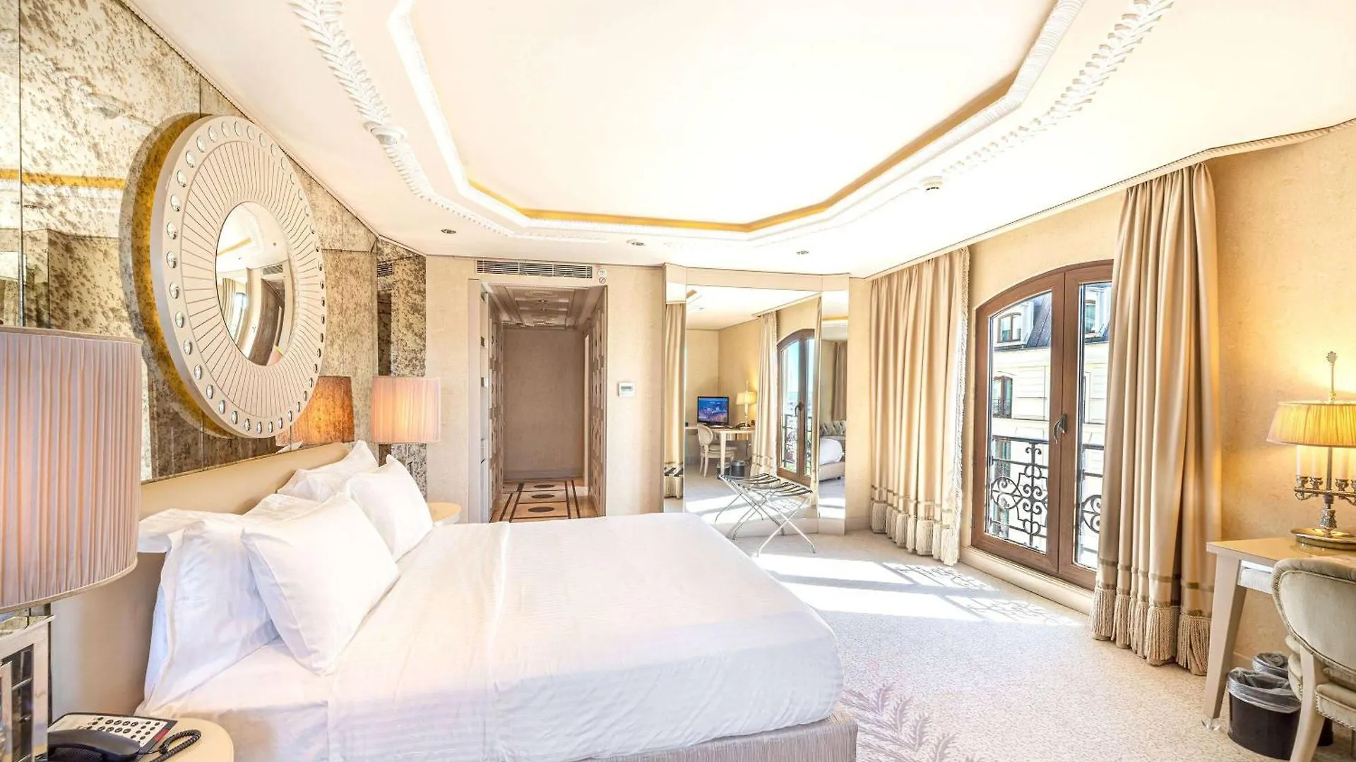 Wyndham Grand Istanbul Kalamış Marina Hotel