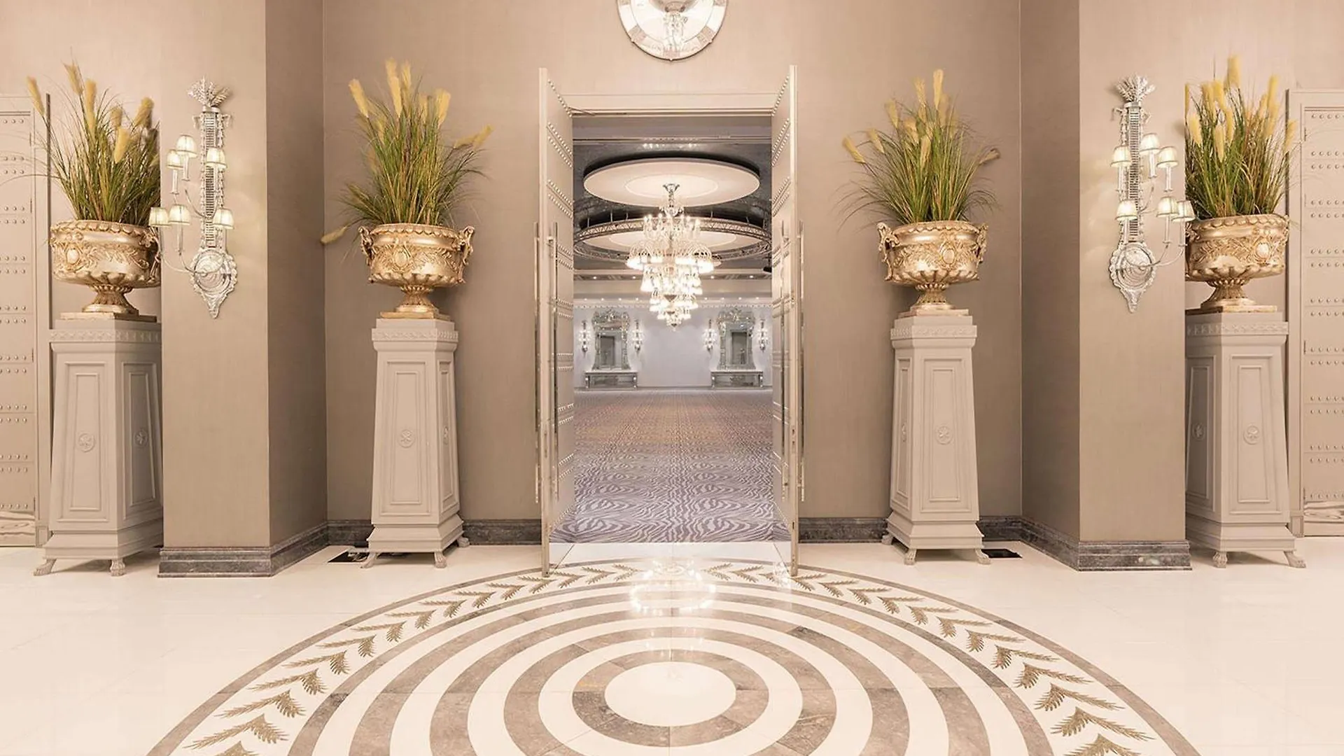 Wyndham Grand Istanbul Kalamis Marina Hotel