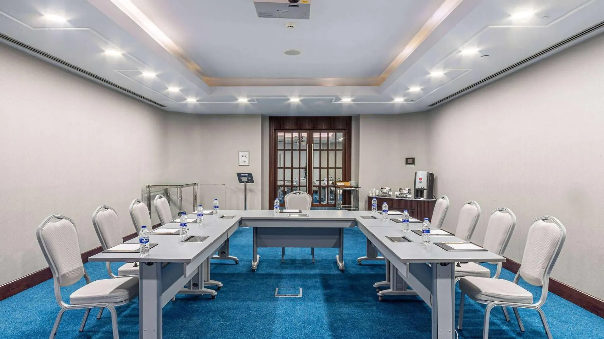 Wyndham Grand Istanbul Kalamış Marina Hotel 5*,  Türkiye