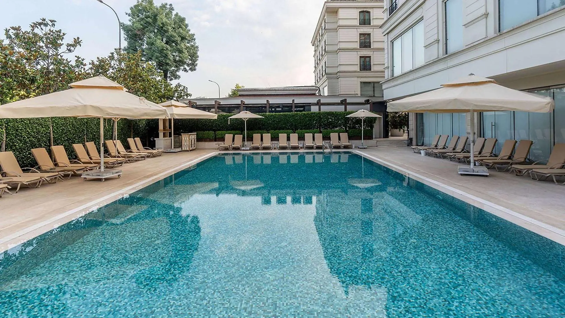 Wyndham Grand Istanbul Kalamış Marina Hotel