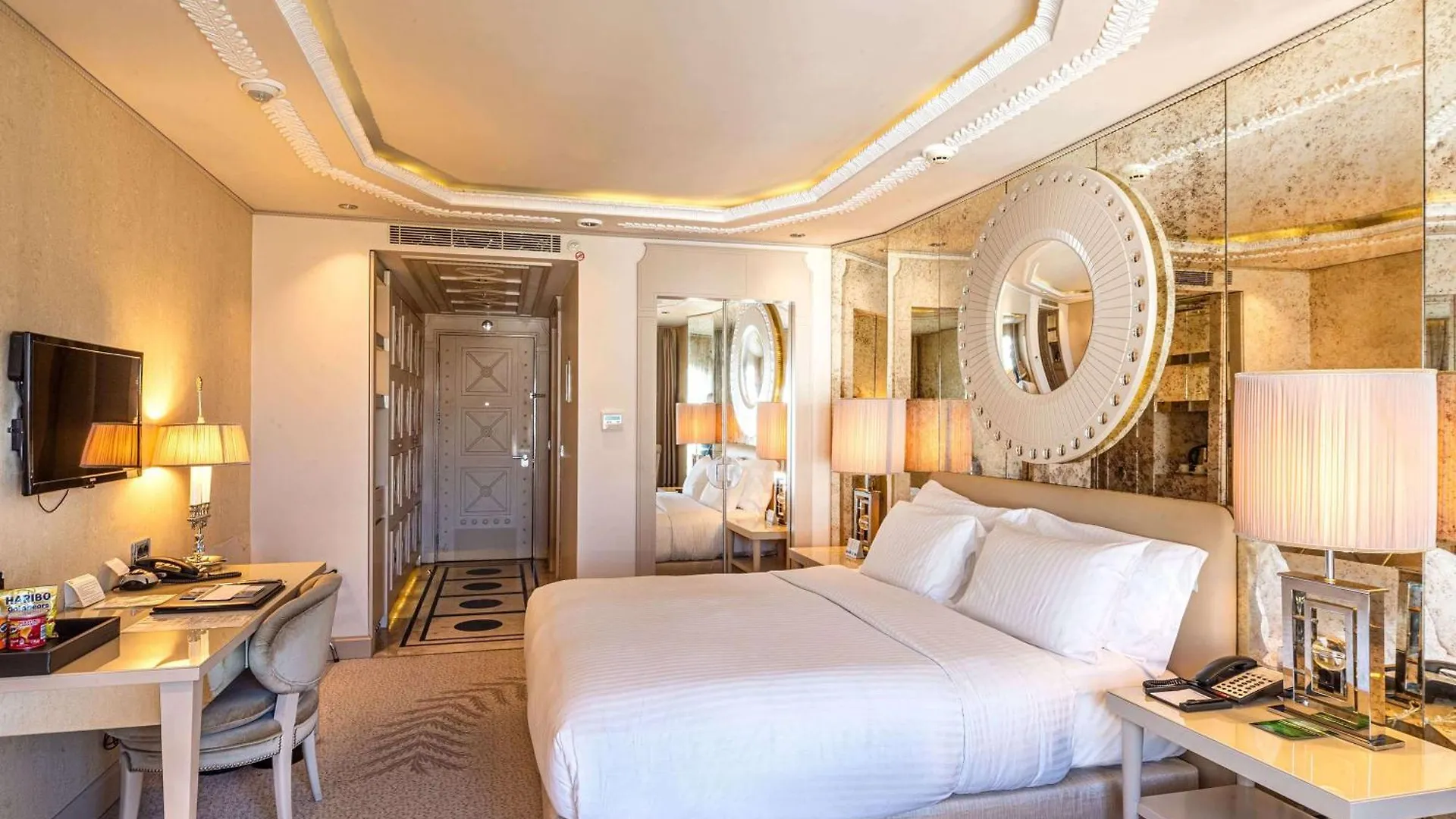 Wyndham Grand Istanbul Kalamis Marina Hotel 5*,