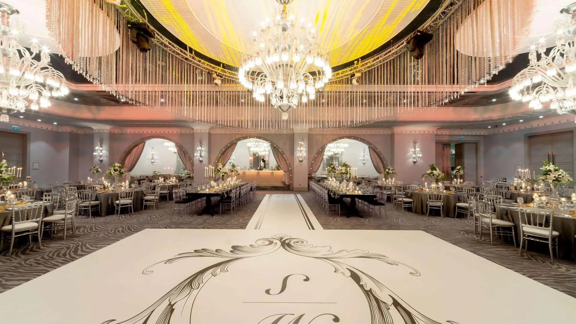 Wyndham Grand Istanbul Kalamış Marina Hotel 5*,  Türkiye