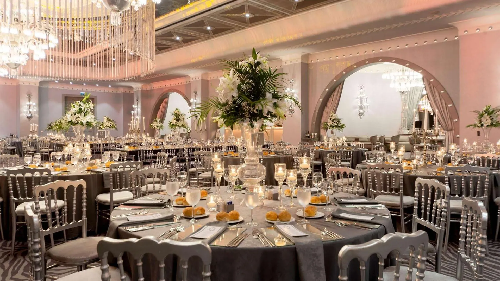 Wyndham Grand Istanbul Kalamis Marina Hotel