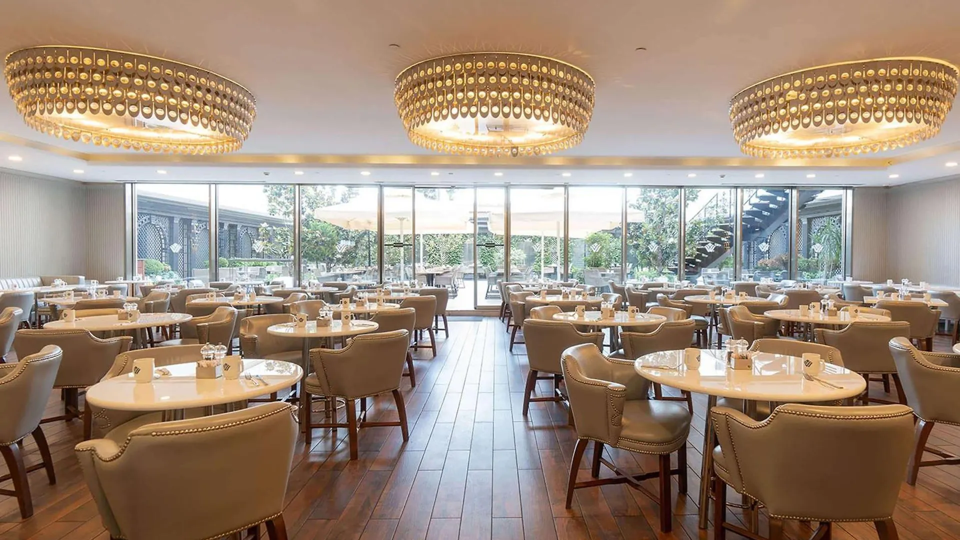 Wyndham Grand Istanbul Kalamis Marina Hotel
