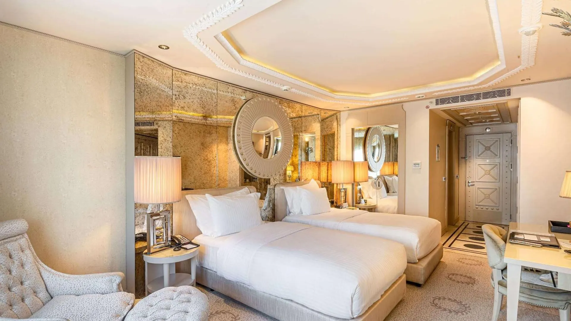 Wyndham Grand Istanbul Kalamış Marina Hotel