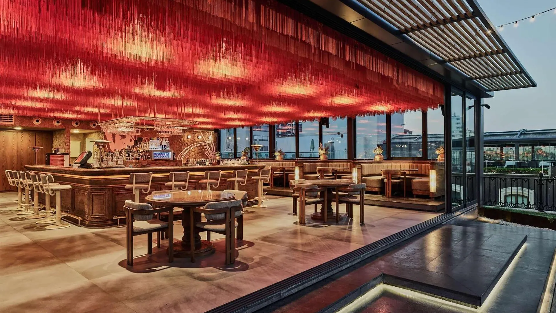 Wyndham Grand Istanbul Kalamis Marina Hotel