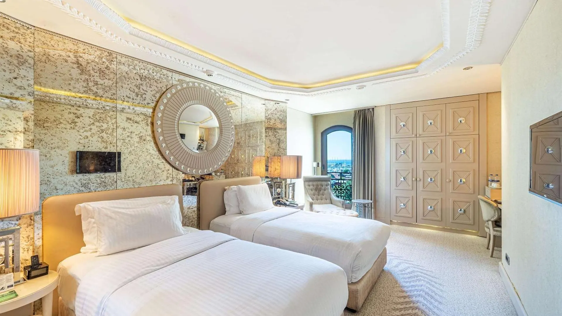 Wyndham Grand Istanbul Kalamış Marina Hotel