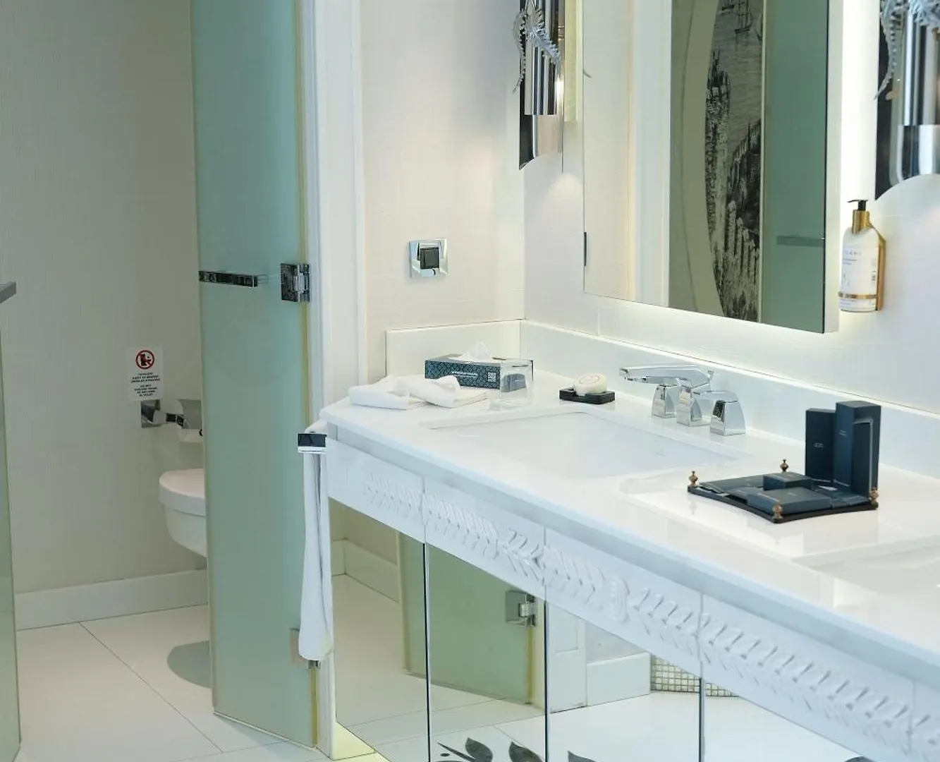 Wyndham Grand Istanbul Kalamis Marina Hotel