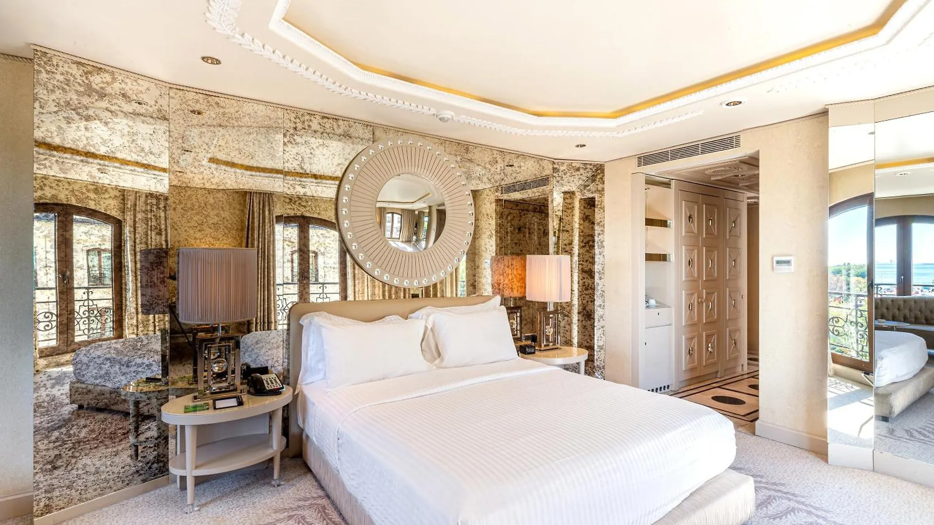 Wyndham Grand Istanbul Kalamis Marina Hotel