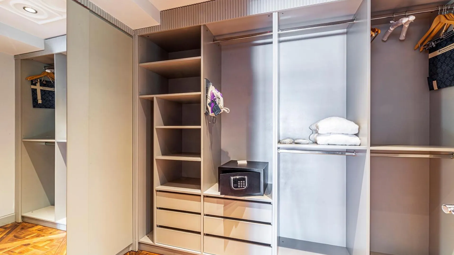 Wyndham Grand Istanbul Kalamis Marina Hotel Turquia