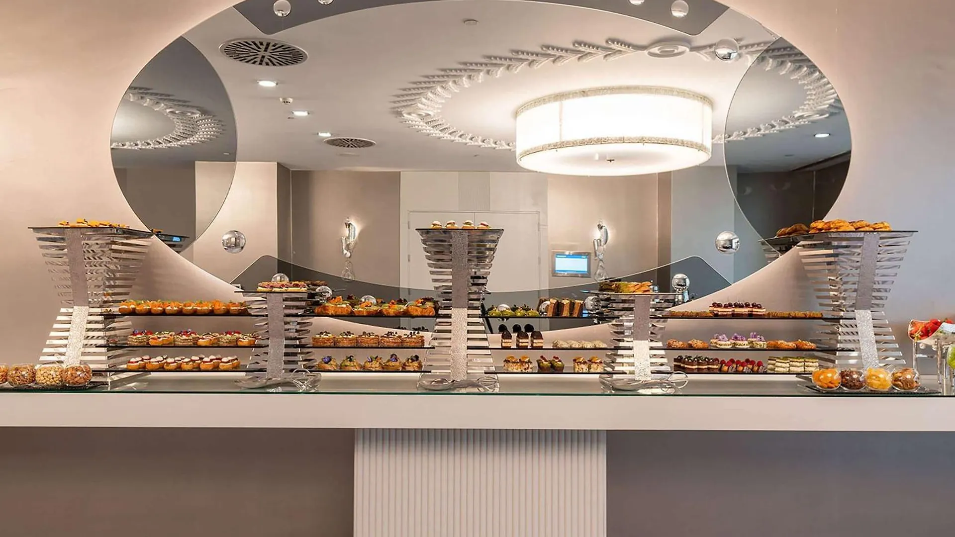 Wyndham Grand Istanbul Kalamis Marina Hotel Turquia